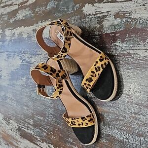 Myra sandals